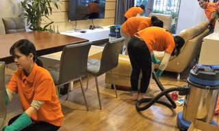 Bất ngờ với thu nhập của nhân viên dọn nhà dịp Tết 