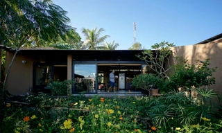 Ngỡ ngàng với nhà vườn tái chế của nhà thơ Đồng Tháp