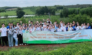 Du học sinh Việt hỗ trợ 'xóa nhà tạm' tại Bình Dương 