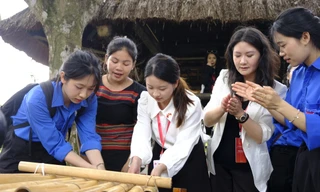 Thanh niên Trung Quốc giao lưu, trải nghiệm văn hóa các dân tộc Việt Nam