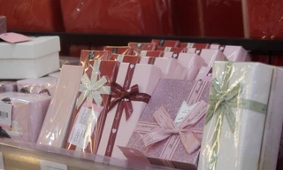 Áp lực tặng quà ngày Valentine