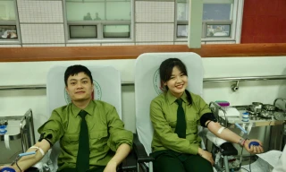 Chiến sĩ tác chiến không gian mạng hiến máu cứu người