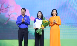 Luôn có sức mạnh, nội lực mạnh mẽ để đội chiếc nón của riêng mình