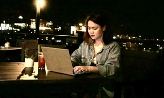 Bạn trẻ 'cày' việc xuyên Tết