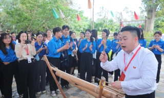 Thanh niên Trung Quốc giao lưu văn hóa, thưởng thức cà phê Buôn Ma Thuột tại Việt Nam