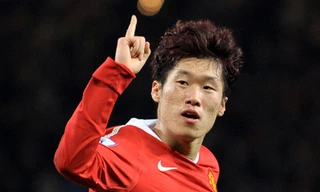 Park Ji-sung rủ Evra sang Việt Nam