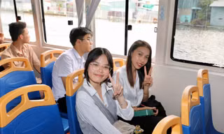 52 tân sinh viên các trường đại học phía Nam sẵn sàng nhận học bổng Nâng Bước Thủ Khoa