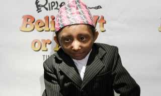 Cận cảnh người đàn ông thấp nhất thế giới