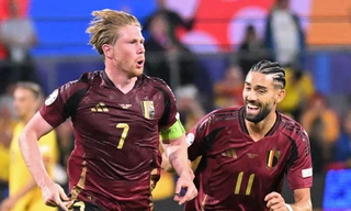 De Bruyne tỏa sáng, Bỉ thắp sáng hy vọng vượt qua vòng bảng