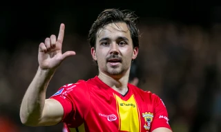 Tuyển Malaysia nhập tịch hậu vệ 'triệu đô'