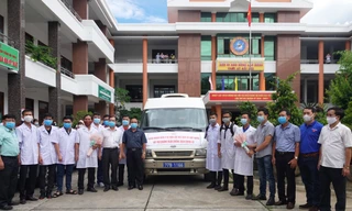 Bình Định tiếp tục chi viện 10 cán bộ Y tế ra Quảng Nam hỗ trợ chống dịch.