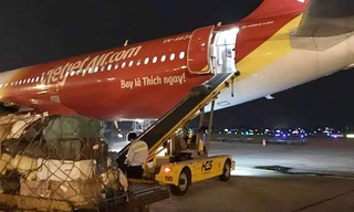 Ngoài những chuyến bay giải cứu hành khách, Vietjet đã thực hiện nhiều chuyến bay vận chuyển hàng hóa, trang thiết bị y tế phòng chống dịch Covid-19