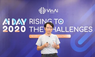 Tiến sĩ Bùi Hải Hưng – Viện trưởng Viện nghiên cứu Trí tuệ nhân tạo VinAI Research (thuộc Tập đoàn Vingroup) công bố 2 giải pháp Vcam Kristal và VSound Alto tại sự kiện AI Day 2020 (12/09)