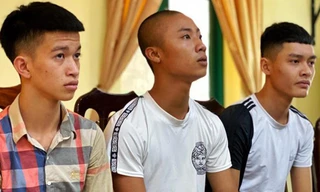 Các nam thanh niên tại cơ quan công an. (Ảnh: CACC)