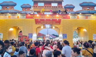 Sôi động Hội chợ thương mại 'Tự hào hàng Việt Nam'