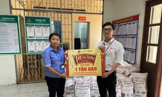 LOTTE Mart trao tặng 15 tấn gạo cho các hộ gia đình khó khăn