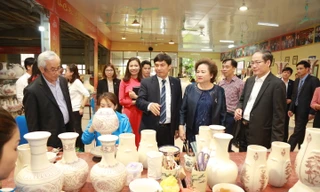 Sau cổ phần hóa, Bà Nguyễn Thị Nga Chủ tịch Tập đoàn BRG định hướng đầu tư phát triển để đưa Gốm Chu Đậu trở thành một trong những biểu tượng Quốc gia