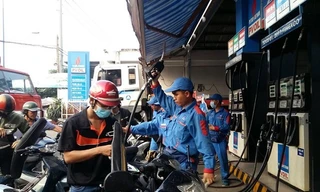 Các thương nhân đầu mối khẳng định vẫn đảm bảo đầy đủ nguồn cung theo cam kết với các cây xăng đại lý