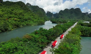 Săn sale cuối năm: Làn sóng mua sắm online và bài toán logistic mùa cao điểm