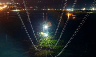 Trungnam Group thắp đèn kéo điện qua núi