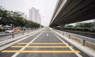 Ram lên xuống cầu cạn Mai Dịch – Nam Thăng Long đã hoàn thiện, chờ ngày thông xe