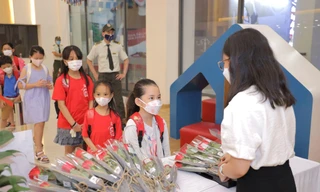 Đổi tiếng Anh lấy yêu thương: Mùa 8/3 đặc biệt của học viên VUS