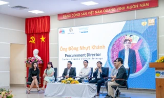 Sinh viên Logistics HUTECH 'thăng hoa' với nghề Thu mua cùng chuyên gia