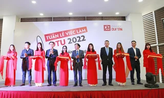 ĐH Duy Tân: Học Kinh tế-Quản trị, Tài chính-Ngân hàng, Digital Marketing, Logistics có việc làm ngay