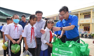  Tạo môi trường thuận lợi cho trẻ em gái tiếp cận giáo dục 