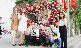 Hàng trăm nghìn hoa sen nở khắp phố Hà Nội không thể ấn tượng hơn trong mùa lễ Vu Lan