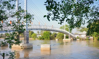 Chiếc cầu mới vững chắc vươn mình qua dòng kênh 28