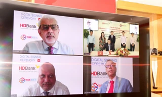 Lễ ký kết được tổ chức trực tuyến ở ba đầu cầu TP. Hồ Chí Minh, Singapore và Dubai.