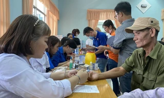 VWS chung tay chăm lo gia đình chính sách nhân kỷ niệm 73 năm ngày Thương binh liệt sỹ