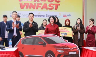 Hé lộ khách hàng trúng xe Vinfast VF e34 khi 'Đến Bibo Mart rước Vinfast'