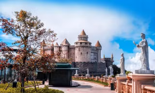 Sun World Ba Na Hills không đi theo một hình mẫu công viên chủ đề nào trên thế giới