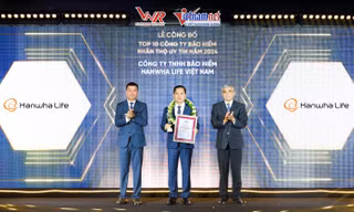 Hanwha Life Việt Nam được vinh danh top 10 công ty bảo hiểm uy tín năm 2024