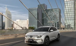 VinFast VF 8 so sức mạnh, tiện nghi với Ford Everest: Xe điện Việt khiến đối thủ 'mất hình'