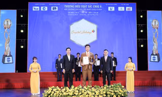 Crystal Holidays nhận Giải thưởng Top 10 'Thương hiệu xuất sắc Châu Á 2024'