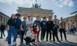 Theo chân Cris Devil Gamer và Mai Quỳnh Anh khám phá nước Đức tại sự kiện VBL International Series 