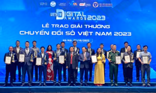 OneBank nhận giải thưởng chuyển đổi số Việt Nam 2023