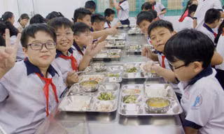 Cán bộ y tế Phú Thọ tiếp cận Phần mềm chăm sóc dinh dưỡng cho bà mẹ và trẻ em từ Ajinomoto 