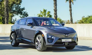 Chủ xe điện VinFast: Không cần phải chọn giữa mạnh mẽ và an toàn, VF 7 có tất cả