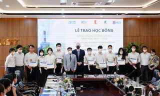 AES Việt Nam trao tặng học bổng Năng lượng Tương lai AES cho sinh viên ngành điện 