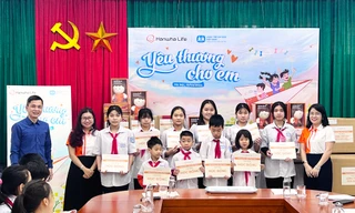 Hanwha Life Việt Nam tiếp bước thế hệ tương lai đến trường