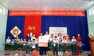 Japfa Việt Nam trao tặng 400 phần quà cho học sinh khó khăn nhân dịp năm học mới
