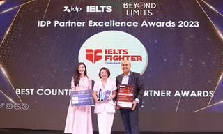 IELTS Fighter nhận danh hiệu Đối tác Bạch kim xuất sắc nhất 2023 của IDP Việt Nam 