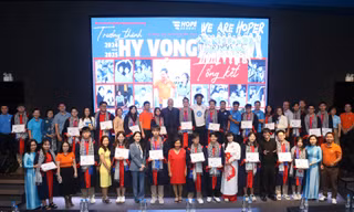 21 học sinh trường Hy vọng làm lễ trưởng thành: Trái ngọt sau hành trình yêu thương