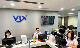Cổ đông lớn vừa đăng kí bán toàn bộ cổ phần tại Chứng khoán VIX