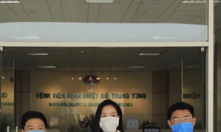 Eximbank tiếp tục ủng hộ 500 triệu đồng tiếp sức cho BV Bệnh Nhiệt đới Trung ương