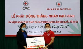 Sanofi Việt Nam quyên góp 1,3 tỷ đồng hỗ trợ hạn mặn và chống dịch COVID-19